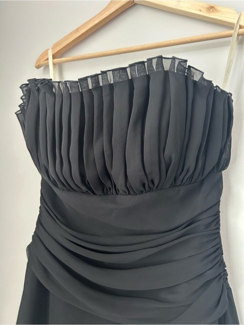 Elegant Strapless Black Occasion Dress - Picture 3 of 6